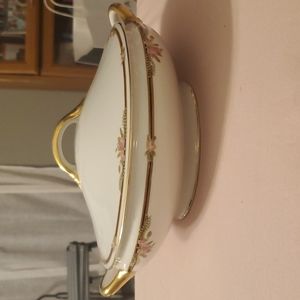 Covered vegetable dish